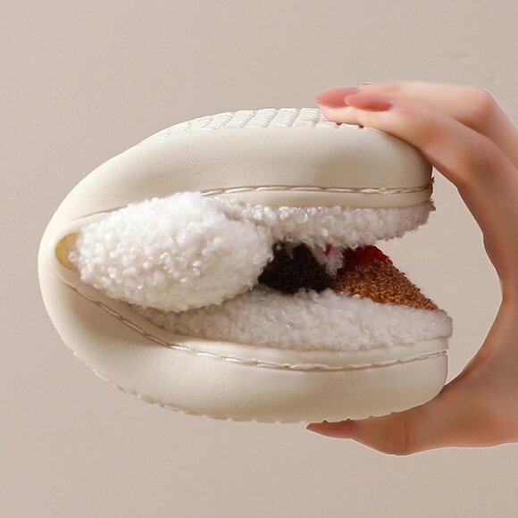 NWT Cozy Reindeer Slippers - Picture 5 of 6